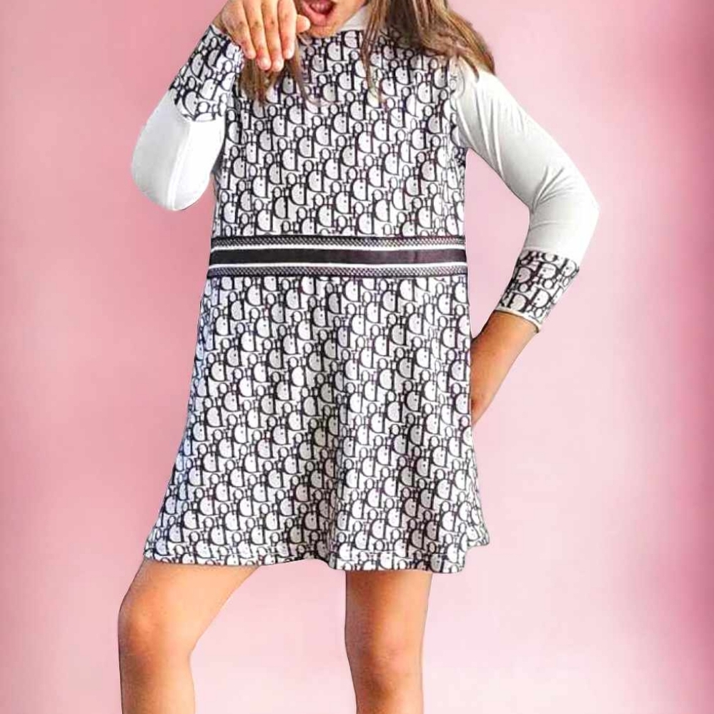 To sleeve  top and a dress